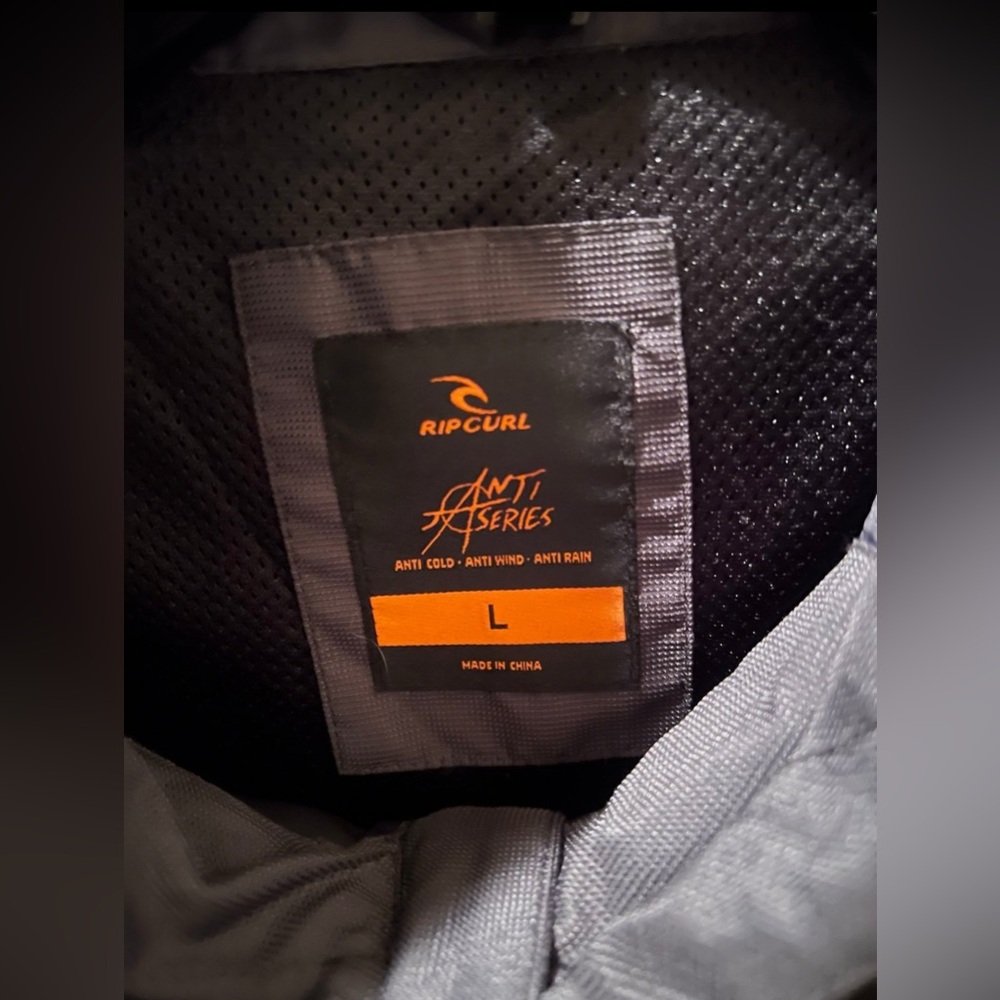 Rip Curl Windbreaker - Picture 5 of 6